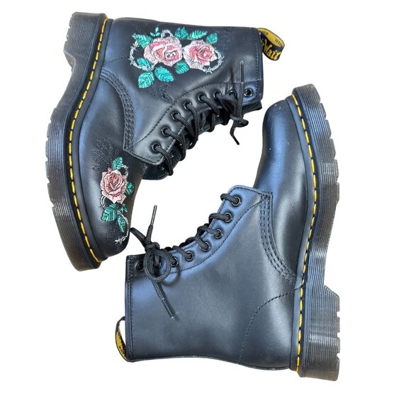 NEW DR MARTENS BLACK BOOTS SIZE 6 VONDA CHAIN II PINK ROSE EMBROIDERED WOMENS - Picture 4 of 7